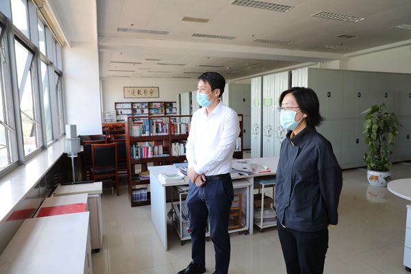 2020-05-18海淀区副区长梁爽来我校视察指导+(15)_副本.jpg