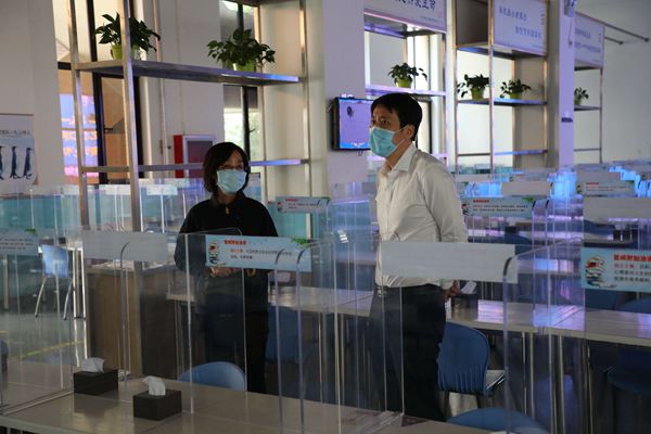 2020-05-18海淀区副区长梁爽来我校视察指导+(5)_副本.jpg