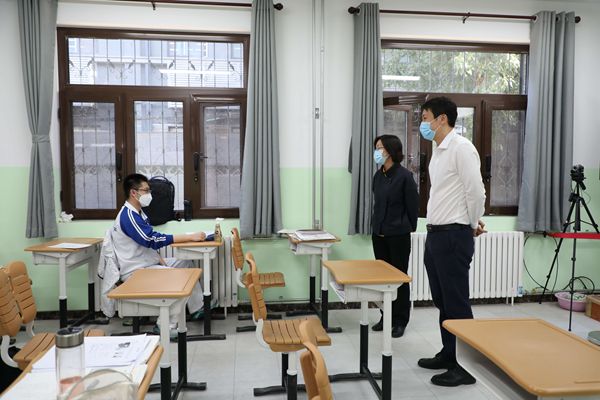 2020-05-18海淀区副区长梁爽来我校视察指导+(4)_副本.jpg