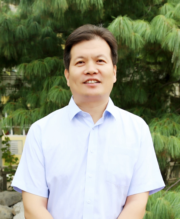 纪国新.jpg