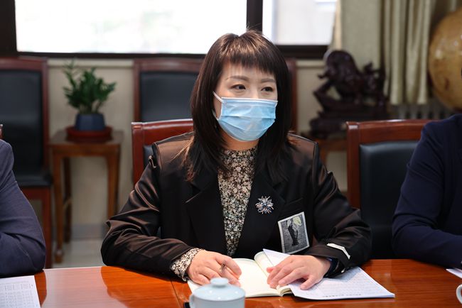 2022-04-13教工委、教委领导调研（王方书记带对指导毕业年级）+(5)_副本.jpg