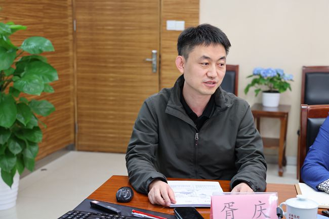 2022-04-13教工委、教委领导调研（王方书记带对指导毕业年级）+(21)_副本.jpg