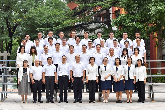 学科竞赛教练合影.jpg